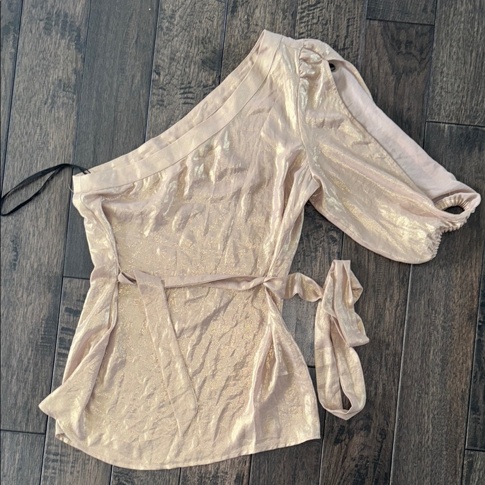 Elegant Gold One-Shoulder Women's Top Bebe open sleeve tie wrap